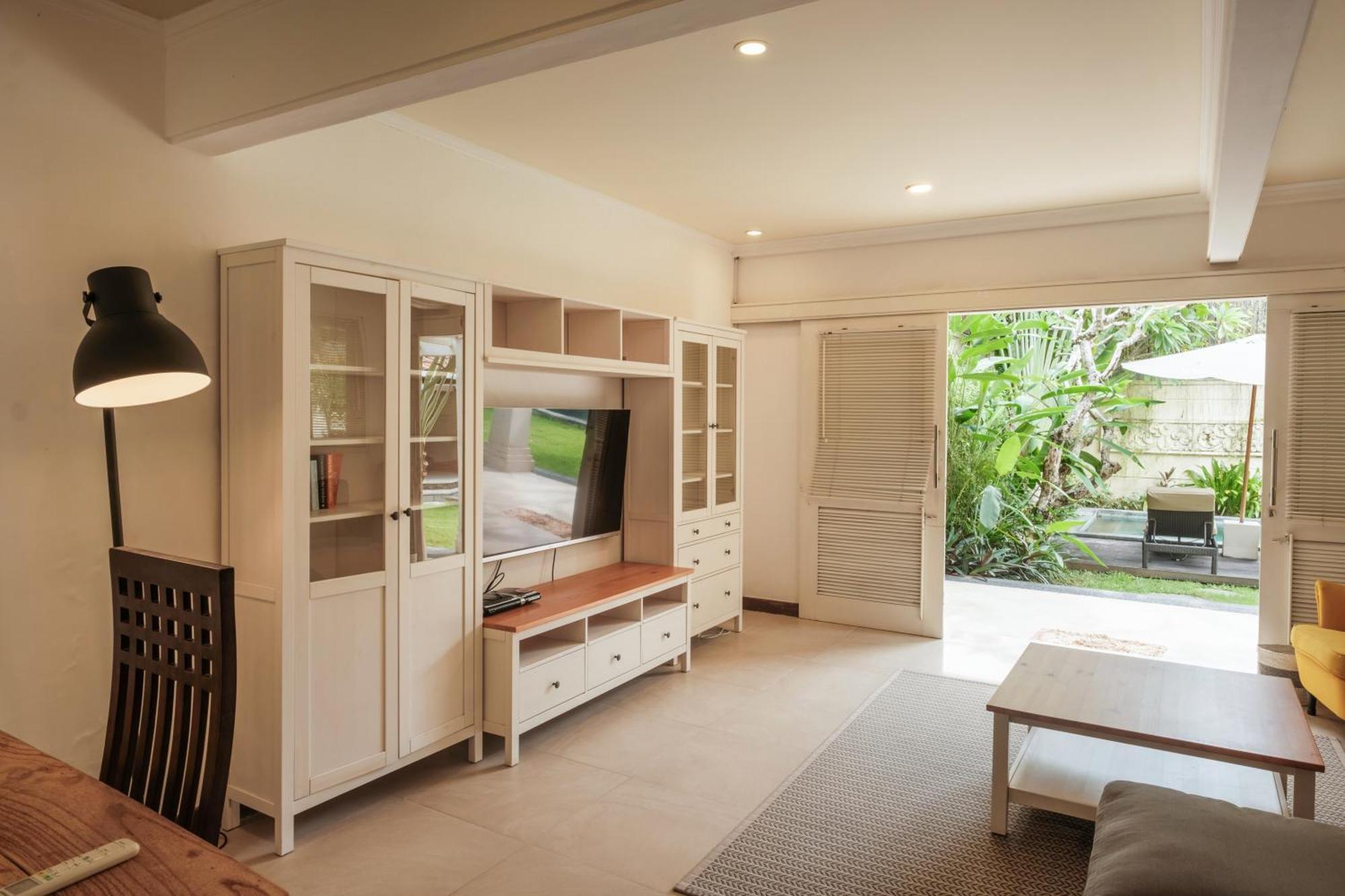 Uma Lima Villa Batu Belig - Close To The Beach Canggu Exterior foto