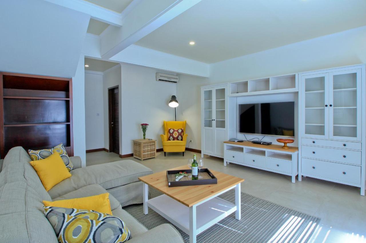 Uma Lima Villa Batu Belig - Close To The Beach Canggu Exterior foto