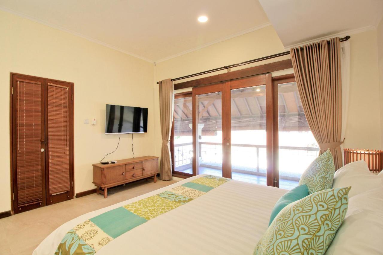 Uma Lima Villa Batu Belig - Close To The Beach Canggu Exterior foto